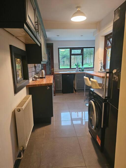 Quiet Family Home Tettenhall Dış mekan fotoğraf