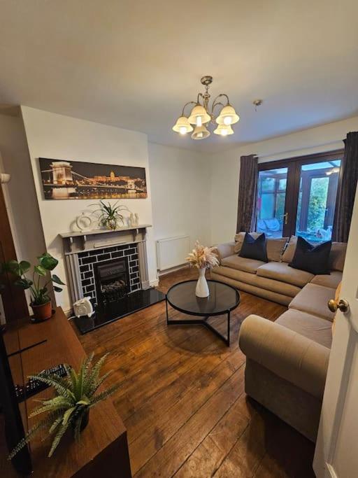 Quiet Family Home Tettenhall Dış mekan fotoğraf